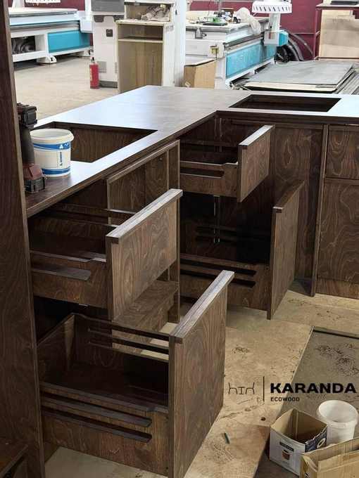 L-кухня KARANDA в венге: открытые ящики из фанеры, ЧПУ Саратов. кухня из фанеры