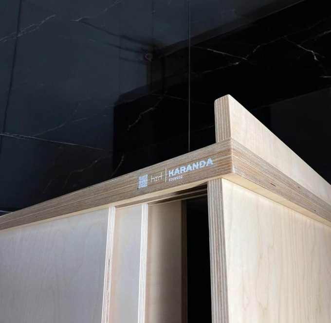 Марка KARANDA ECOWOOD на кромке кофейной тумбы из фанеры. мебель из фанеры, Саратов